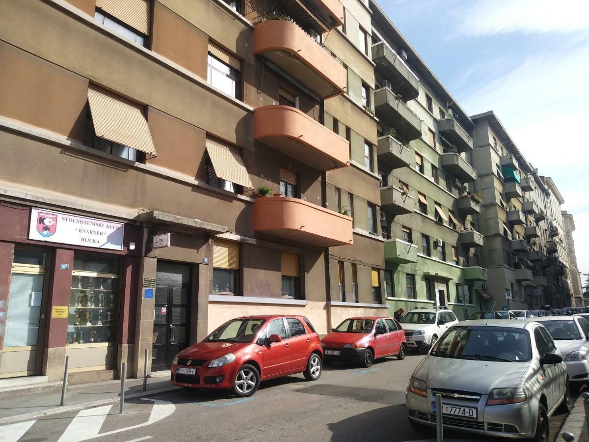 Central Zagrad Apartment リエカ エクステリア 写真